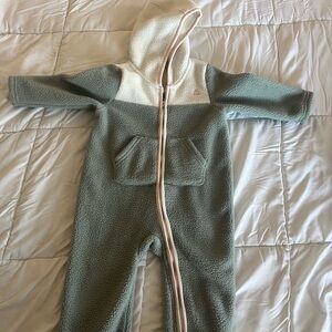 GAP Green and Cream Kids Footie